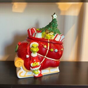 Grinch Hallmark Ceramic Sleigh Cookie Jar w/ grinch phrases when opened!